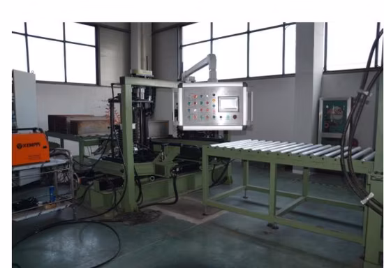 Distribution Transformer Production Line Side Seam Automatic Welding Machine for Corrugated Fin Tank Forming